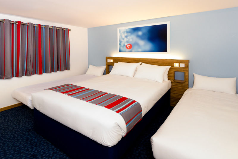 Travelodge Inverness Fairways Екстер'єр фото